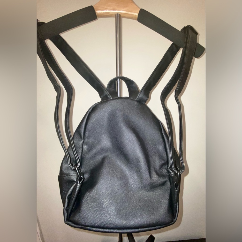 Marc Tetro Black Dog Design Backpack and Pouch with Leash - Picture 3 of 9